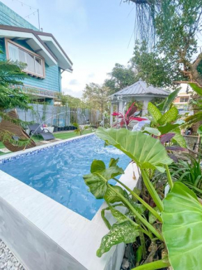 Overlooking House in Tagaytay with Swimming Pool